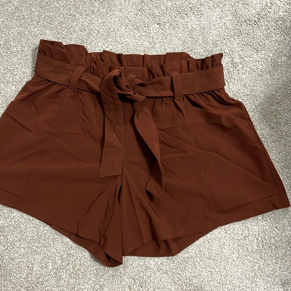 Athleta size 2 skyline shorts in Adirondack Brown